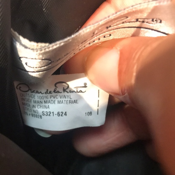 COPY - Oscar de la Renta toiletry bag - Picture 4 of 5